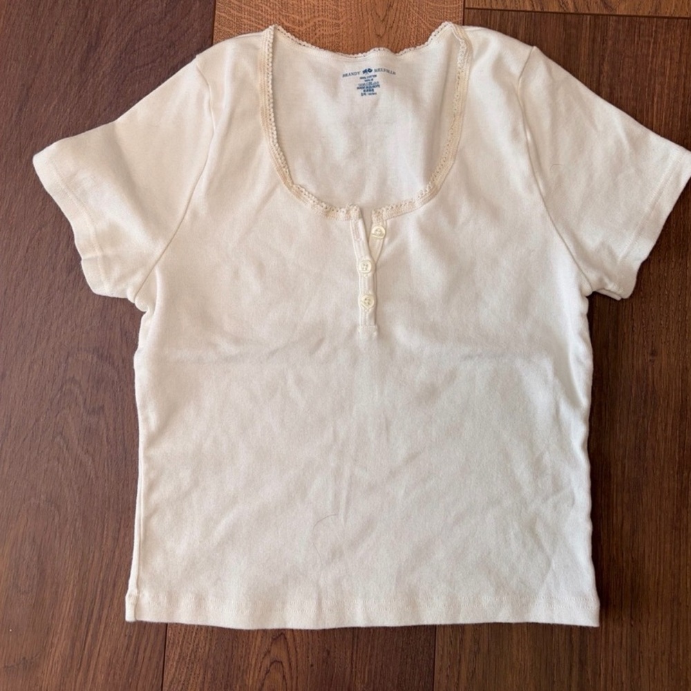 Brandy Melville Tee - Picture 2 of 3